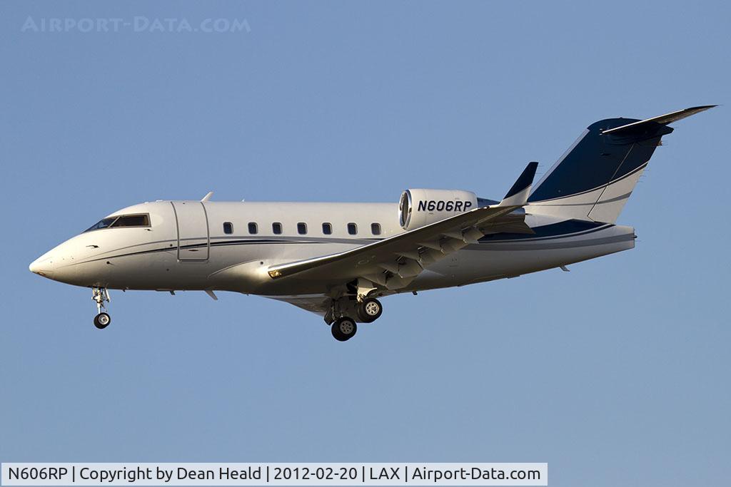 N606RP, 2004 Bombardier Challenger 604 (CL-600-2B16) C/N 5578, Nestle Purina Petcare Co 2004 Bombardier CL-600-2B16 Challenger 604 N606RP on short final to RWY 25L.