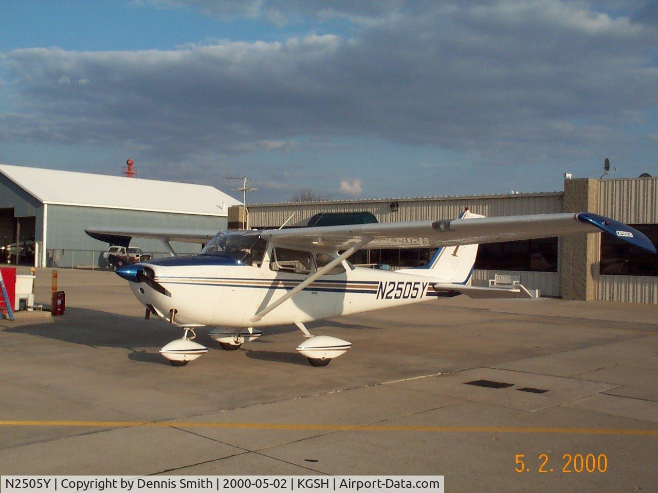 N2505Y, 1963 Cessna 172D C/N 17249805, 2505Y at Goshen, IN on 5/2/2000
I Sold 05Y in 2001 an purchased a 1960 Beech Debonair.
The Skyhawk was my first plane. Great old bird.