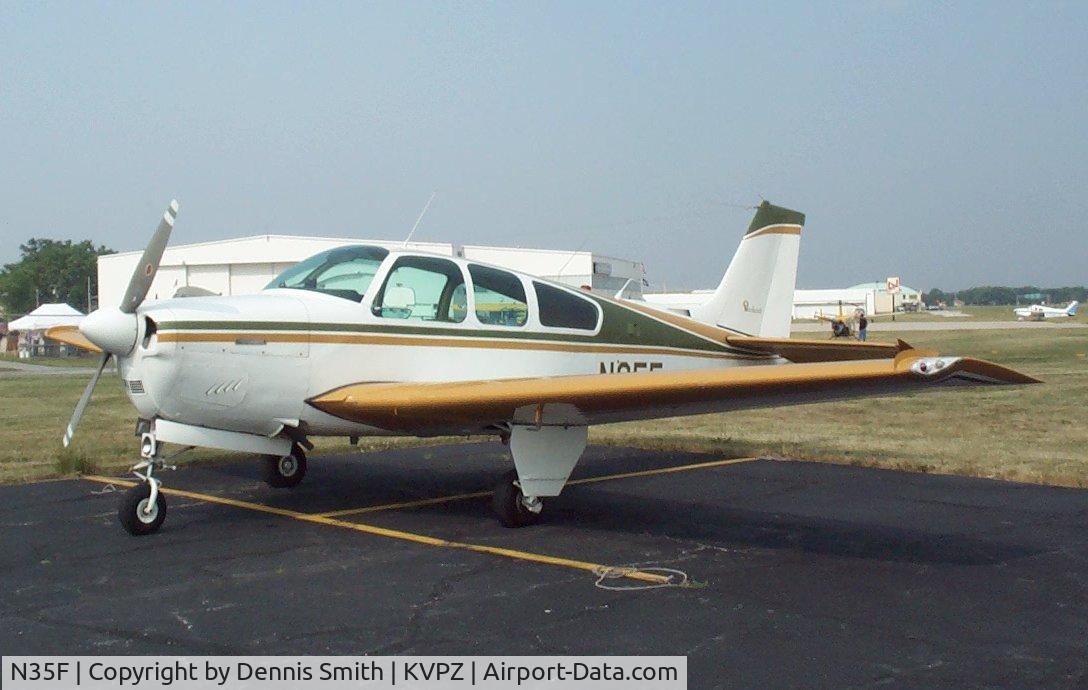 N35F, 1960 Beech 35-33 Debonair C/N CD-72, N35F in 1975 paint scheme.
Taken at Valparaiso, IN