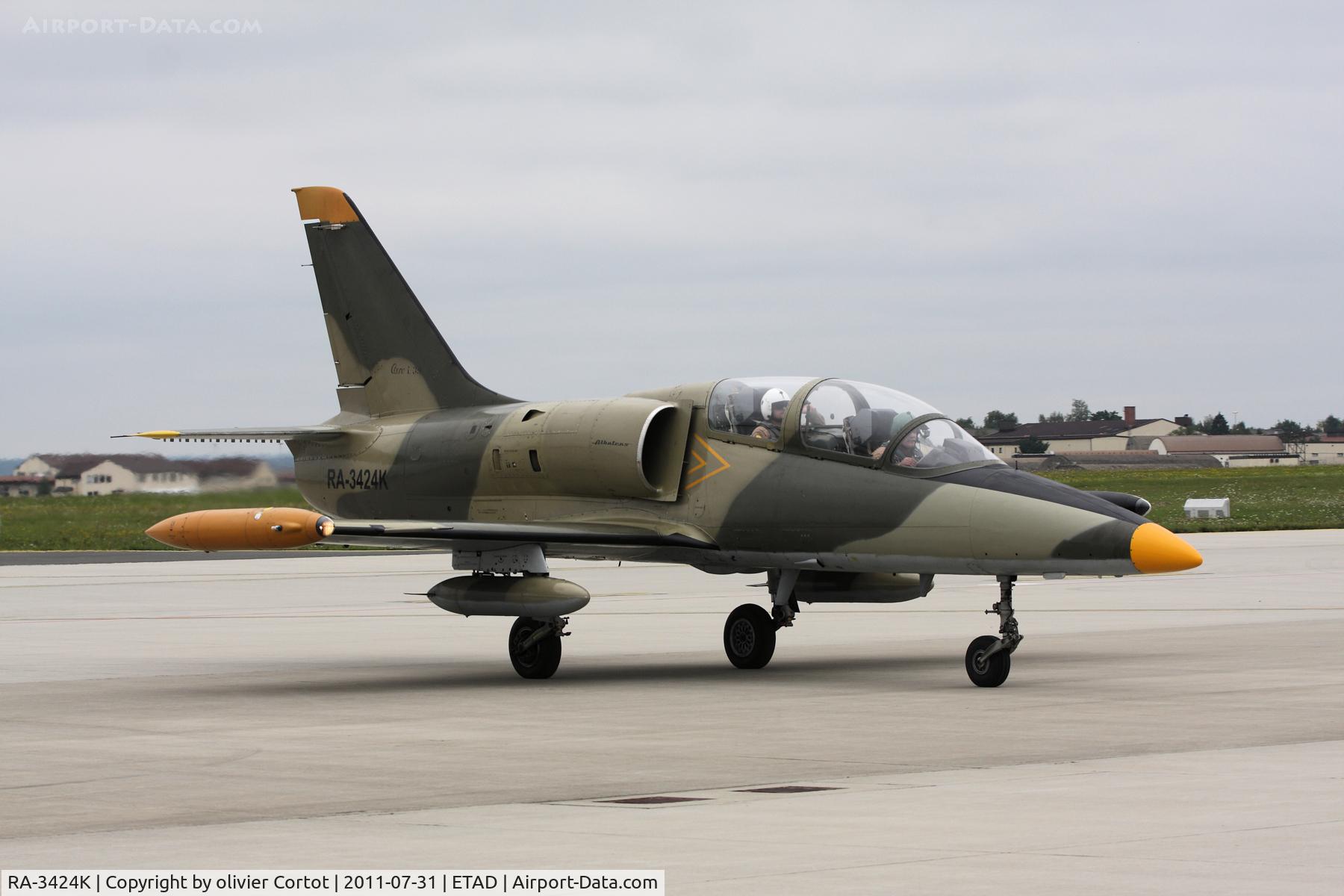 RA-3424K, Aero L-39 Albatros C/N 232302, returning to the static display, Spangdalhem AB