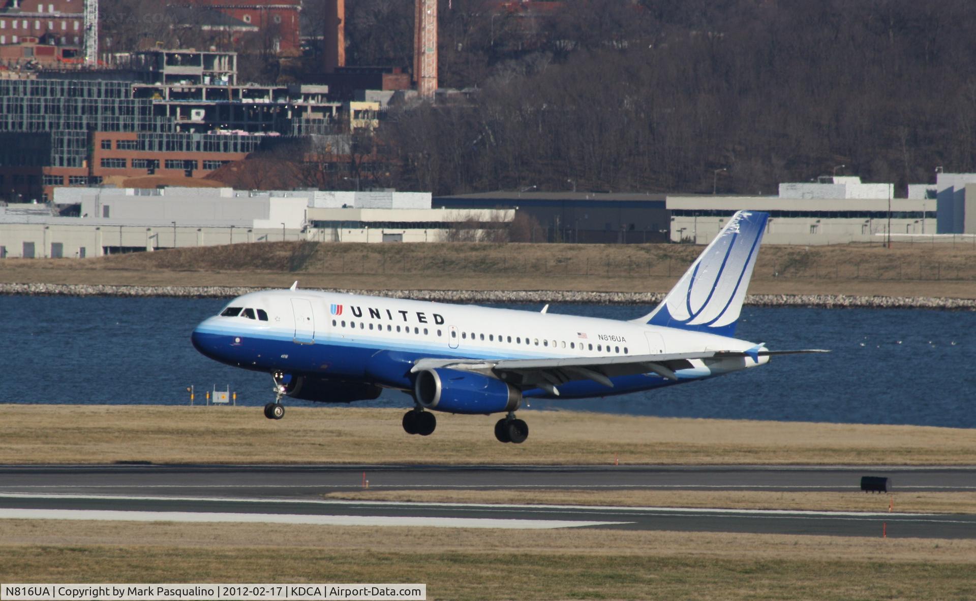 N816UA, 1998 Airbus A319-131 C/N 871, Airbus A319