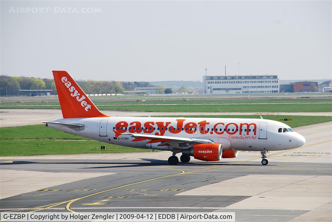 G-EZBP, 2007 Airbus A319-111 C/N 3084, Outgoing traffic for rwy 25R....