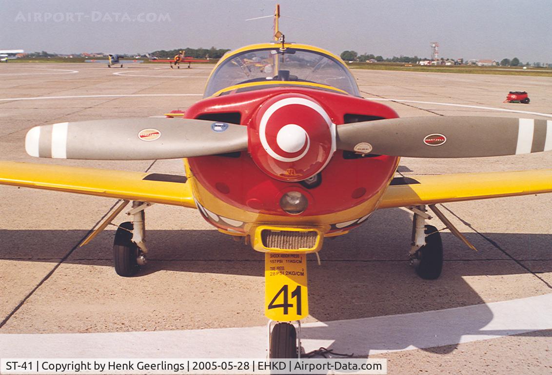 ST-41, 1992 SIAI-Marchetti SF-260D C/N 841, Den Helder Airport Show - 2005