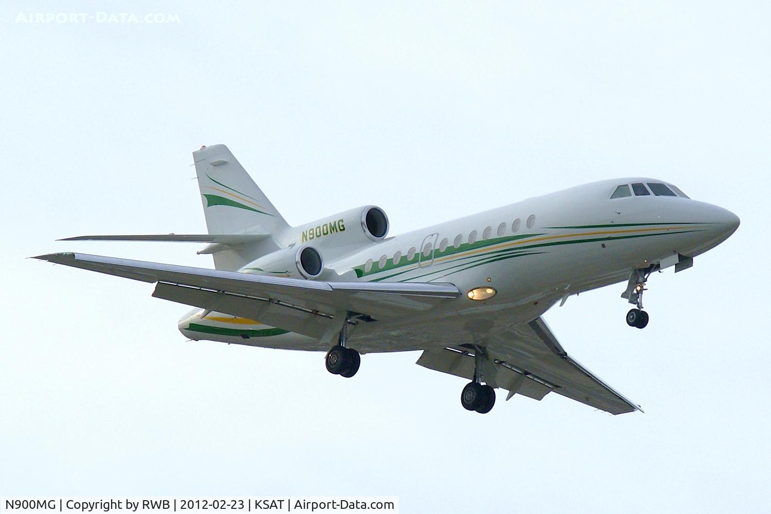 N900MG, 1988 Dassault-Breguet Falcon (Mystere) 900 C/N 67, On approach 30L