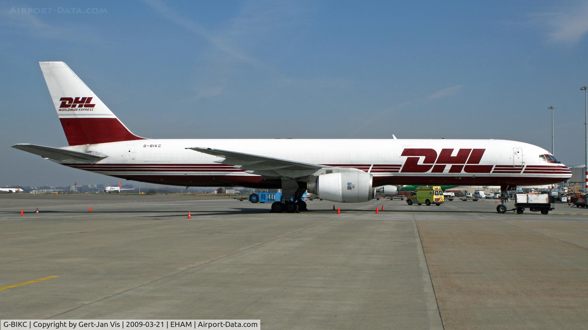 G-BIKC, 1982 Boeing 757-236/SF C/N 22174, Waiting for another nightflight