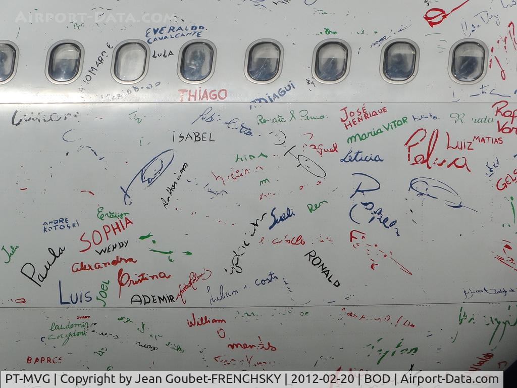PT-MVG, 2002 Airbus A330-203 C/N 472, parking Sogerma