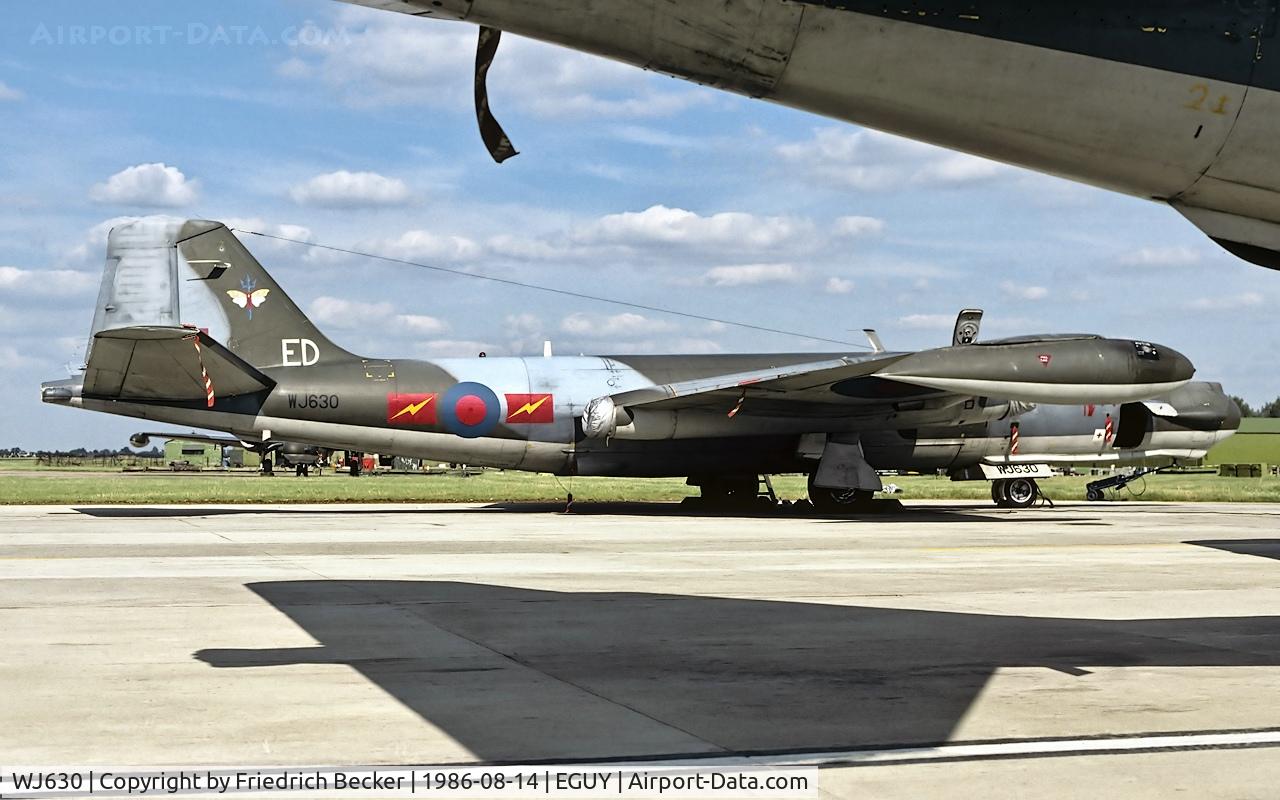 WJ630, 1954 English Electric Canberra T.17 C/N HP-197B, flightline at RAF Wyton