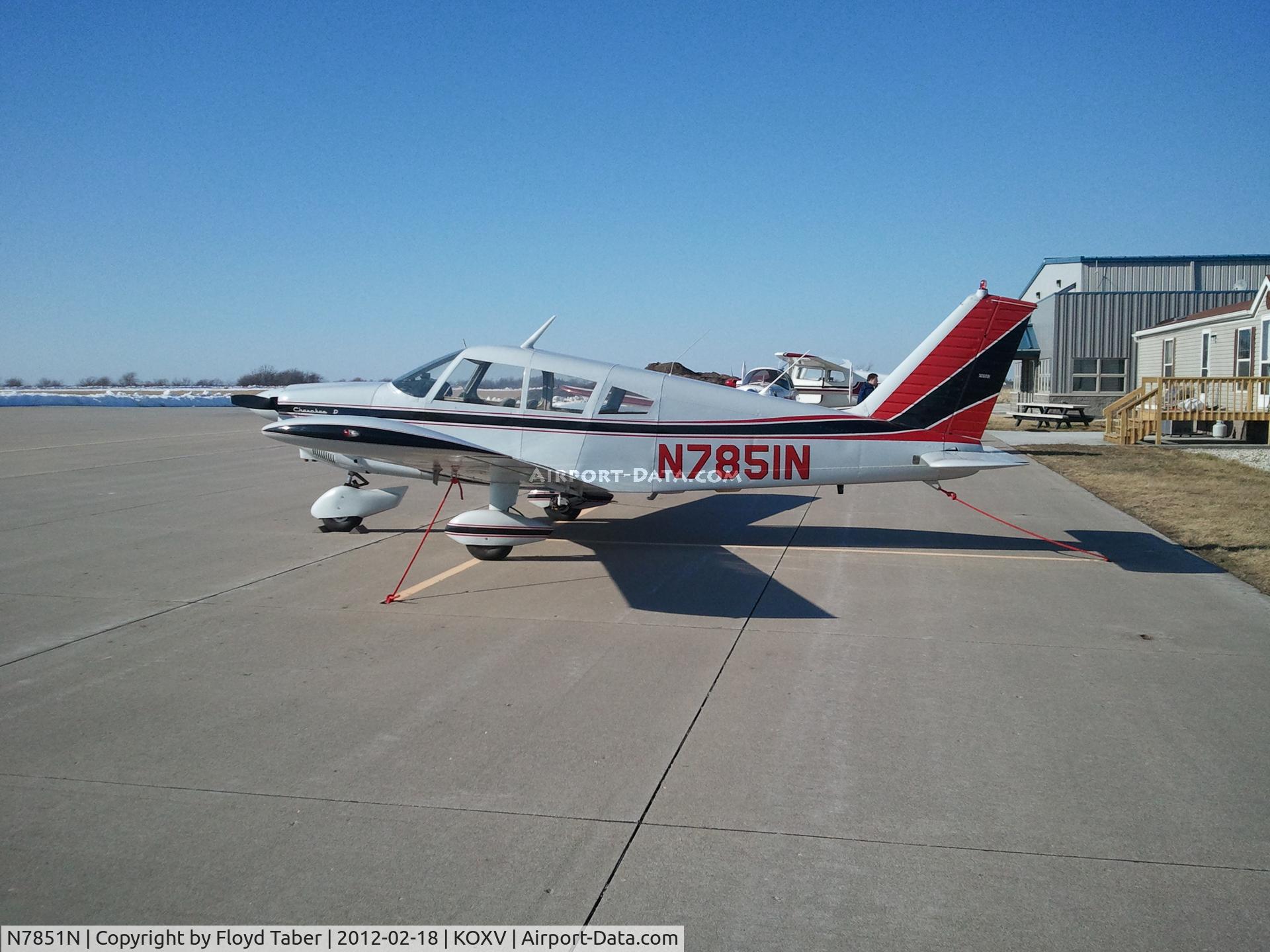 N7851N, 1969 Piper PA-28-180 C/N 28-5307, On the ramp