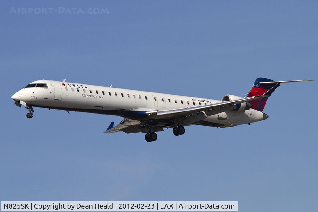 N825SK, 2008 Canadair CL-600-2D24 Regional Jet CRJ-900ER C/N 15212, Delta Connection (SkyWest Airlines) N825SK (FLT SKW4464) from Las Vegas McCarran Int'l (KLAS) on short final to RWY 25L.
