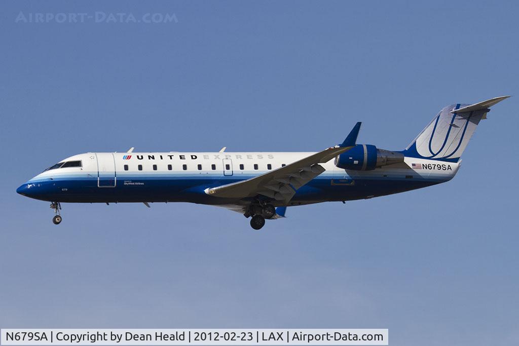 N679SA, 2002 Canadair CL-600-2B19 Regional Jet CRJ-200ER C/N 7652, United Express (SkyWest Airlines) N679SA (FLT SKW6260) from Salt Lake City Int'l (KSLC) on short final to RWY 25L.