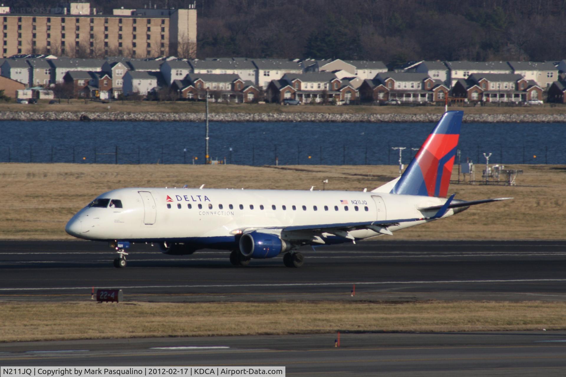 N211JQ, 2008 Embraer 175LR (ERJ-170-200LR) C/N 17000261, ERJ 170-200 LR