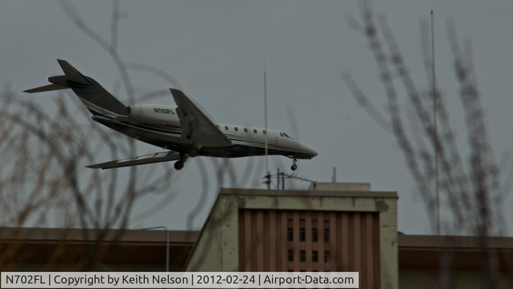 N702FL, 1999 Cessna 750 Citation X C/N 750-0076, On final, Pullman, Washington