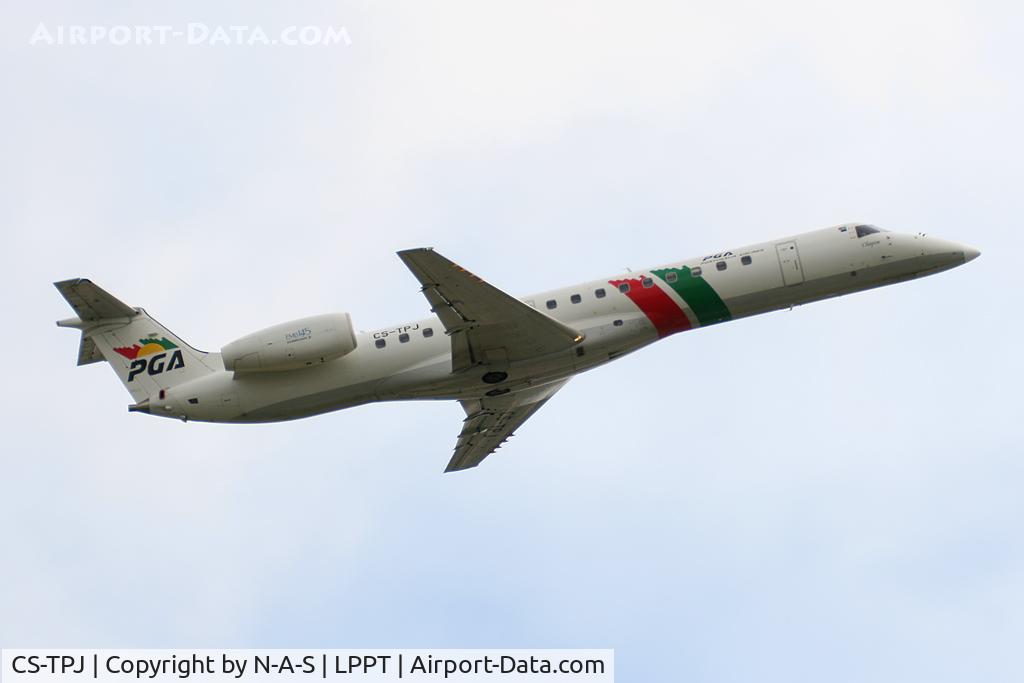 CS-TPJ, 1997 Embraer EMB-145EP (ERJ-145EP) C/N 145036, Departing