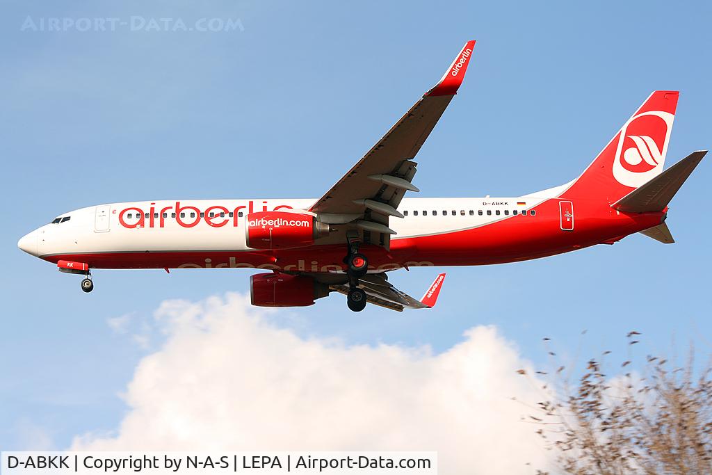 D-ABKK, 2010 Boeing 737-86J C/N 37753, Landing