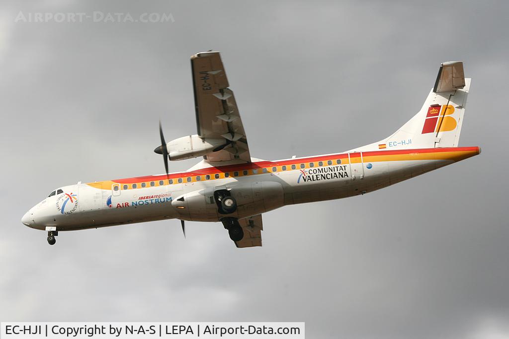 EC-HJI, 1998 ATR 72-212A C/N 562, Arriving