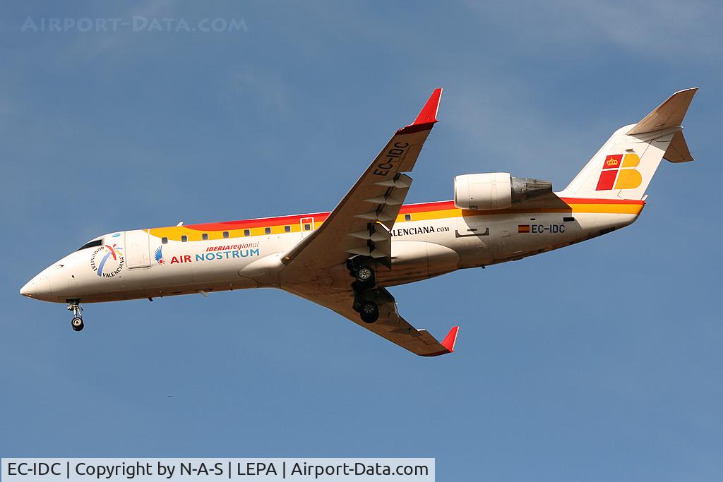 EC-IDC, 2002 Bombardier CRJ-200ER (CL-600-2B19) C/N 7622, Arriving