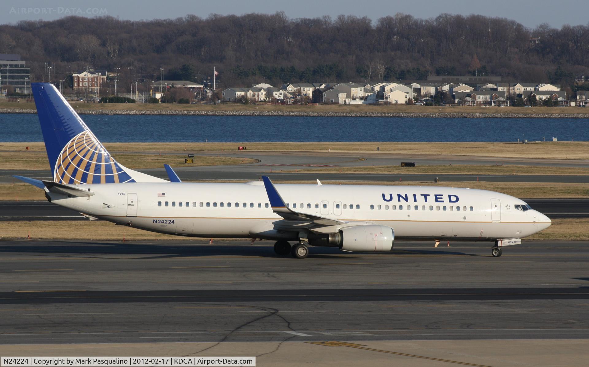 N24224, 1998 Boeing 737-824 C/N 28933, Boeing 737-800