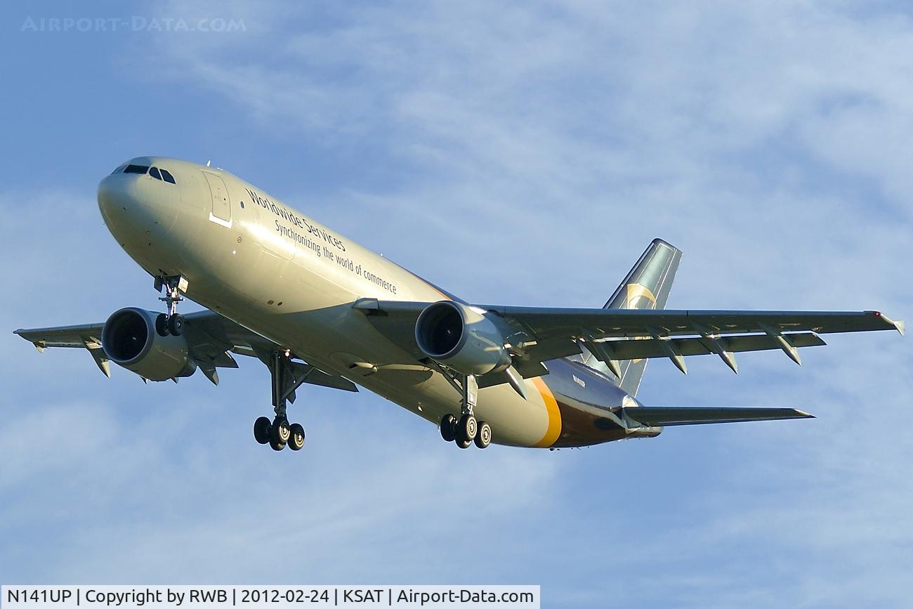 N141UP, 2002 Airbus A300F4-622R C/N 0824, On approach runway 3