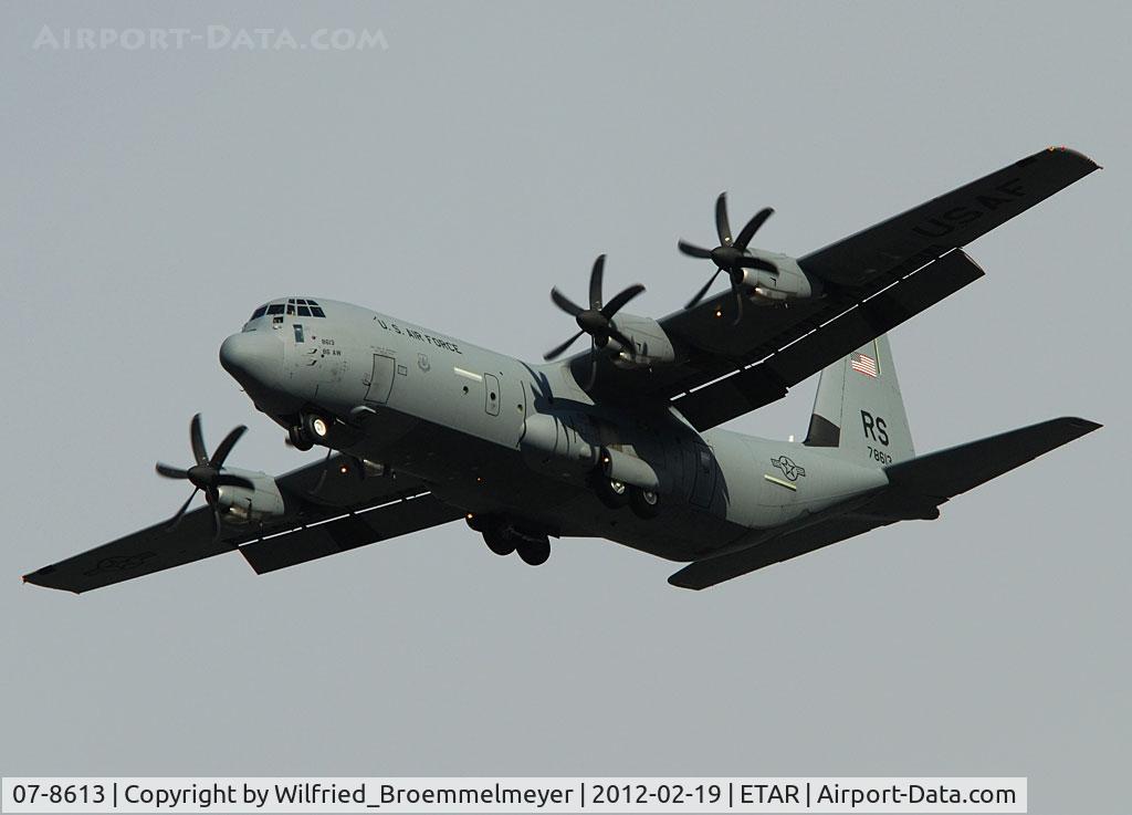 07-8613, 2004 Lockheed Martin C-130J-30 Super Hercules C/N 382-5624, On Approach to Runway 26.