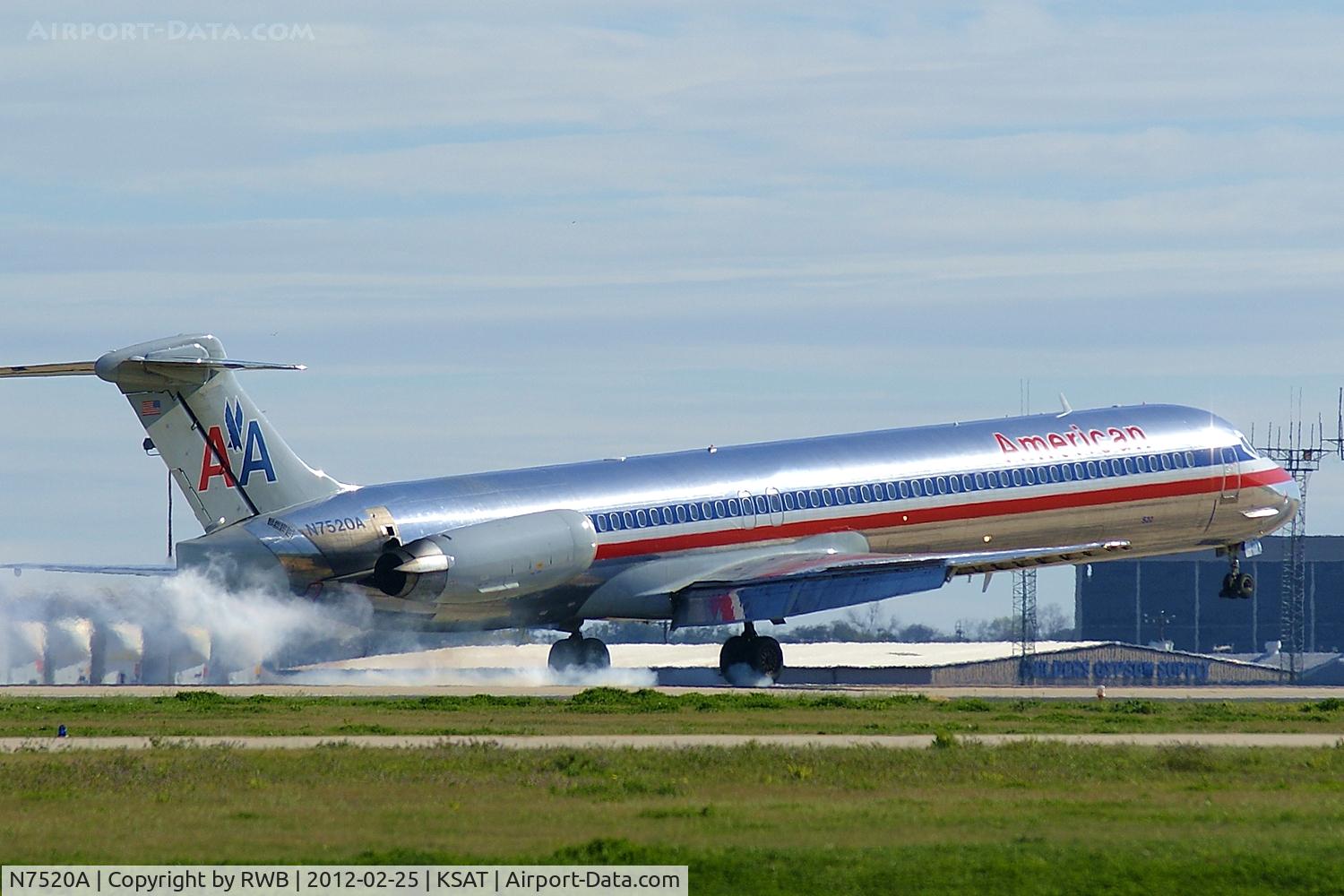 N7520A, 1990 McDonnell Douglas MD-82 (DC-9-82) C/N 49897, Touching down on 21