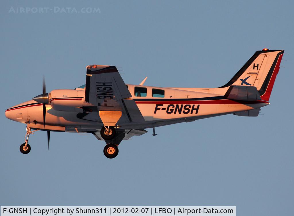F-GNSH, Beech 58 Baron C/N TH-1736, Landing rwy 32L