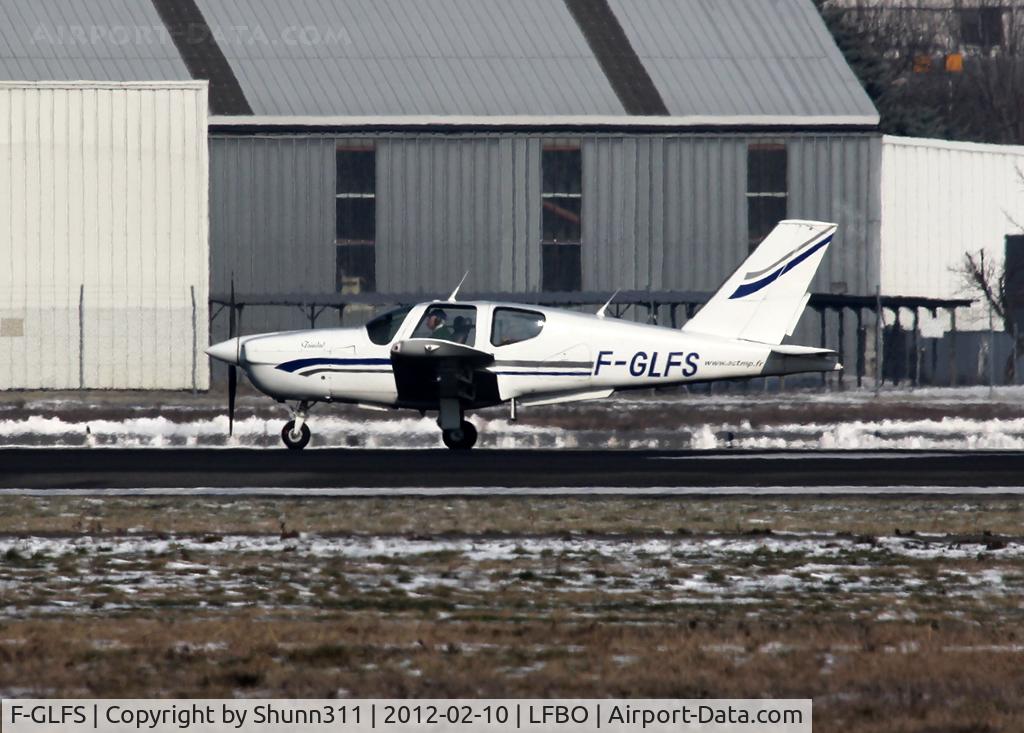 F-GLFS, Socata TB-20 Trinidad C/N 1364, Lining up rwy 32R for departure...
