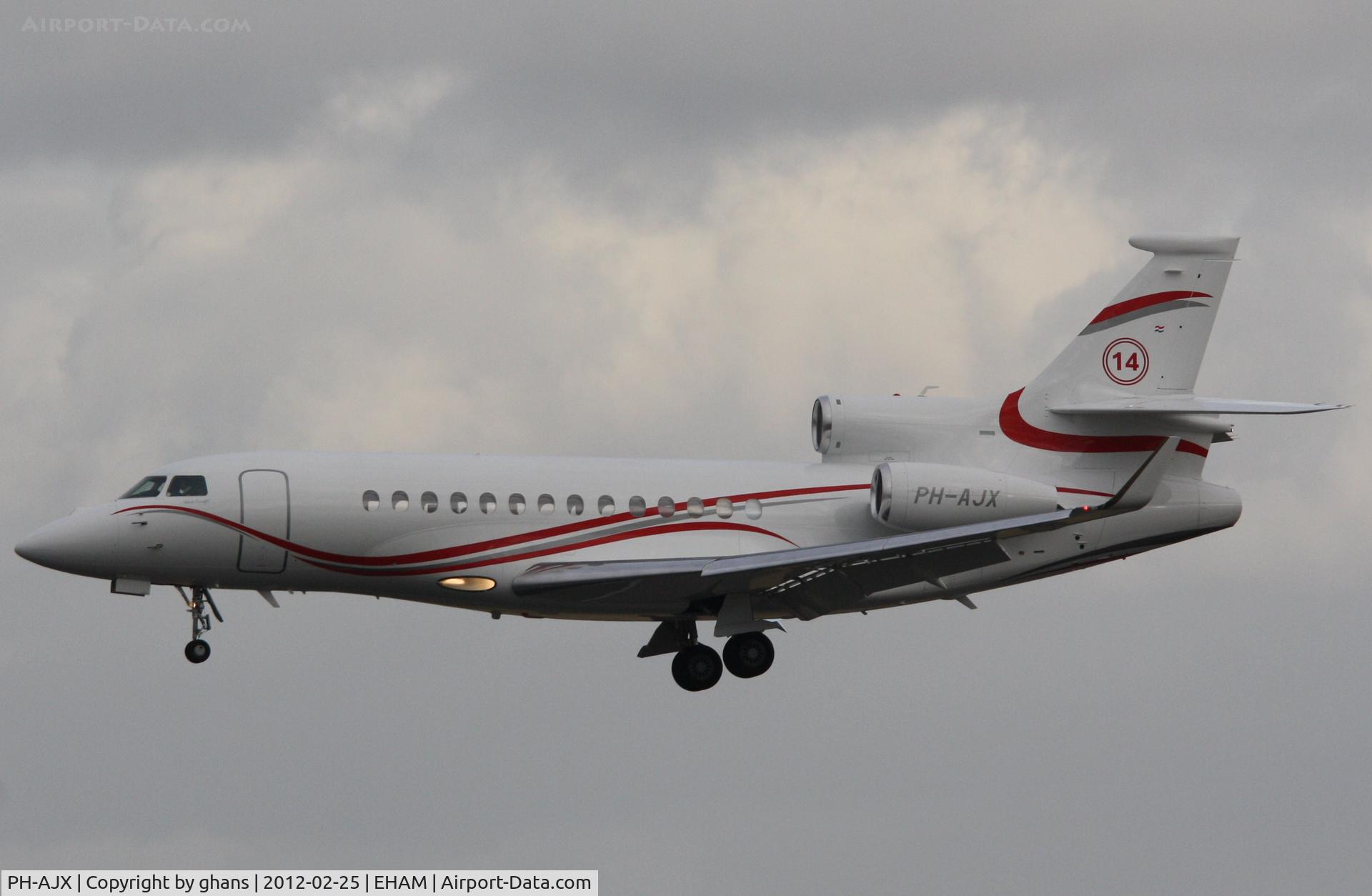 PH-AJX, 2009 Dassault Falcon 7X C/N 102, Landing rw36R