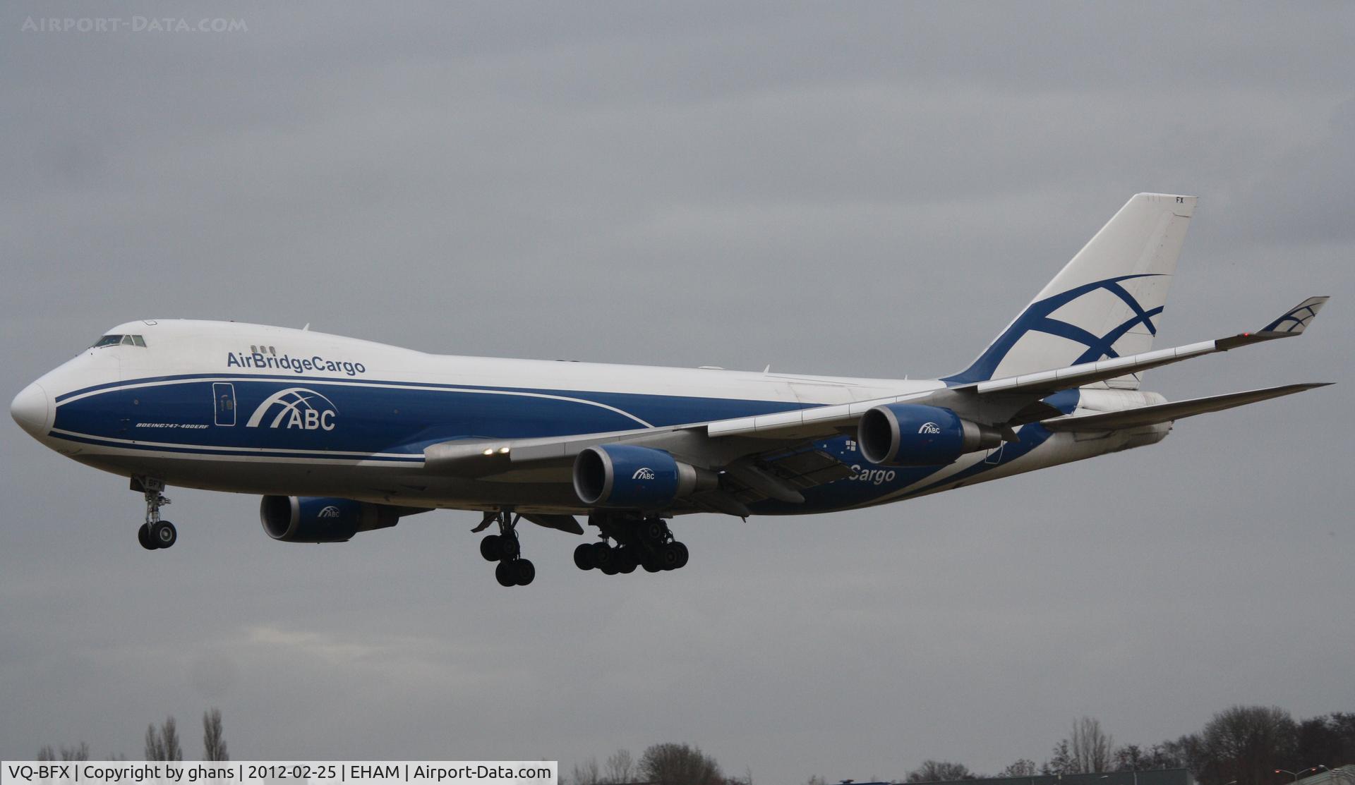 VQ-BFX, 2002 Boeing 747-428F/ER/SCD C/N 33096, Landing rw36R