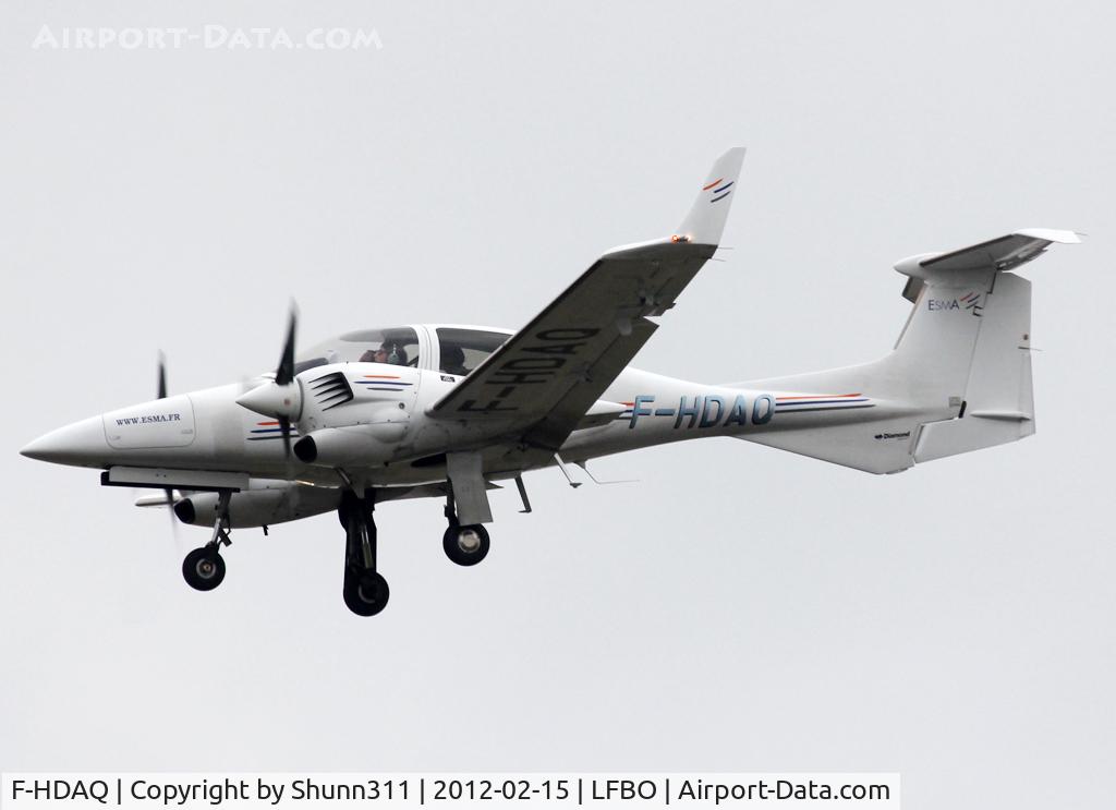 F-HDAQ, 2008 Diamond DA-42 Twin Star C/N 42.373, Go around over rwy 32L...