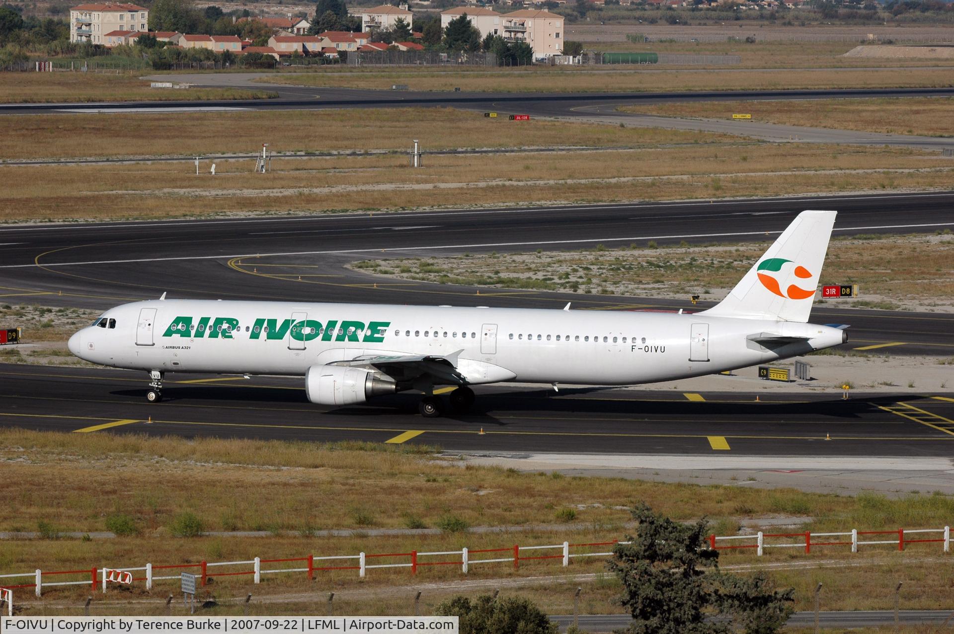 F-OIVU, 1999 Airbus A321-211 C/N 1017, Vantage view point, off public road, end of 32R.