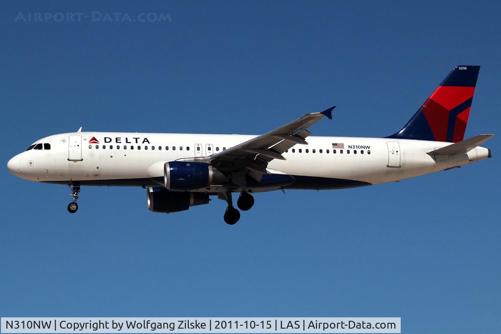 N310NW, 1990 Airbus A320-211 C/N 121, visitor
