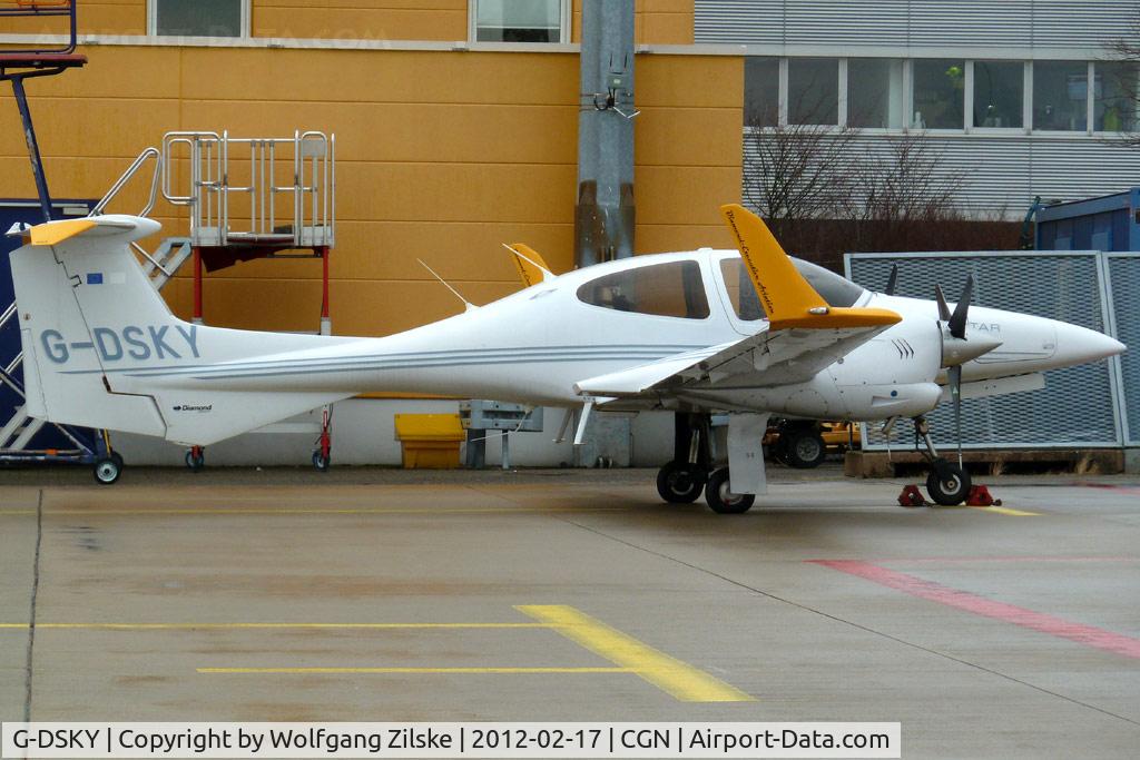 G-DSKY, 2005 Diamond DA-42 Twin Star C/N 42.084, visitor