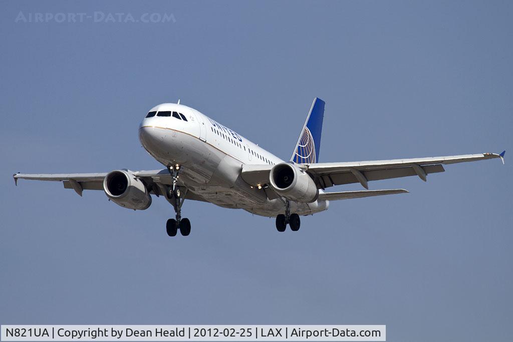 N821UA, 1998 Airbus A319-131 C/N 944, United Airlines N821UA (FLT UAL384) from Chicago O'Hare Int'l (KORD) on short final to RWY 25L.