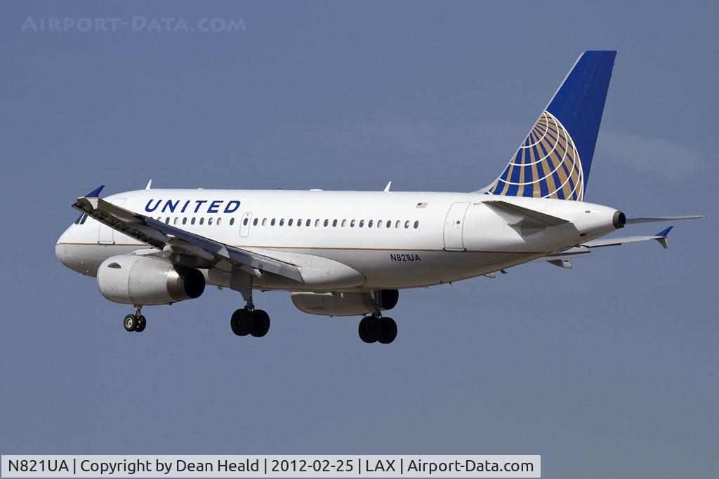 N821UA, 1998 Airbus A319-131 C/N 944, United Airlines N821UA (FLT UAL384) from Chicago O'Hare Int'l (KORD) on short final to RWY 25L.