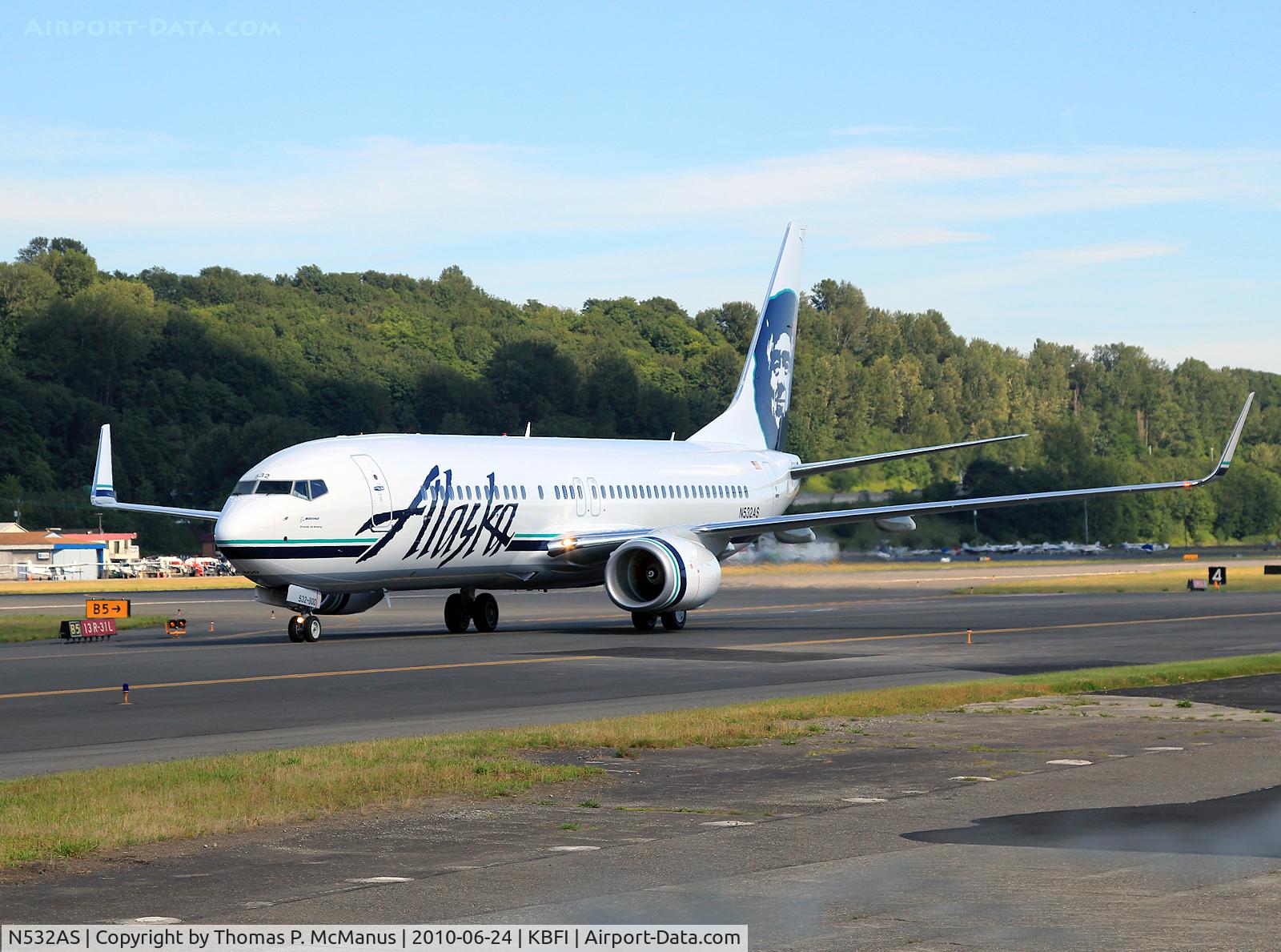 N532AS, 2010 Boeing 737-890 C/N 36346, A newly minted B-738 taxiing back to the hanger afte a scccussful test flight at Boeing Field (KBFI), Seattle, WA.