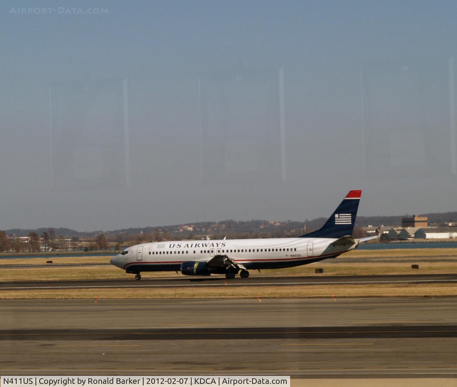 N411US, 1988 Boeing 737-401 C/N 23880, Landing DCA
