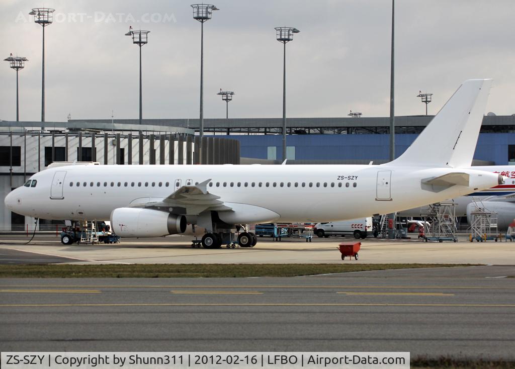 ZS-SZY, 2012 Airbus A320-232 C/N 5011, Delivery day soon...