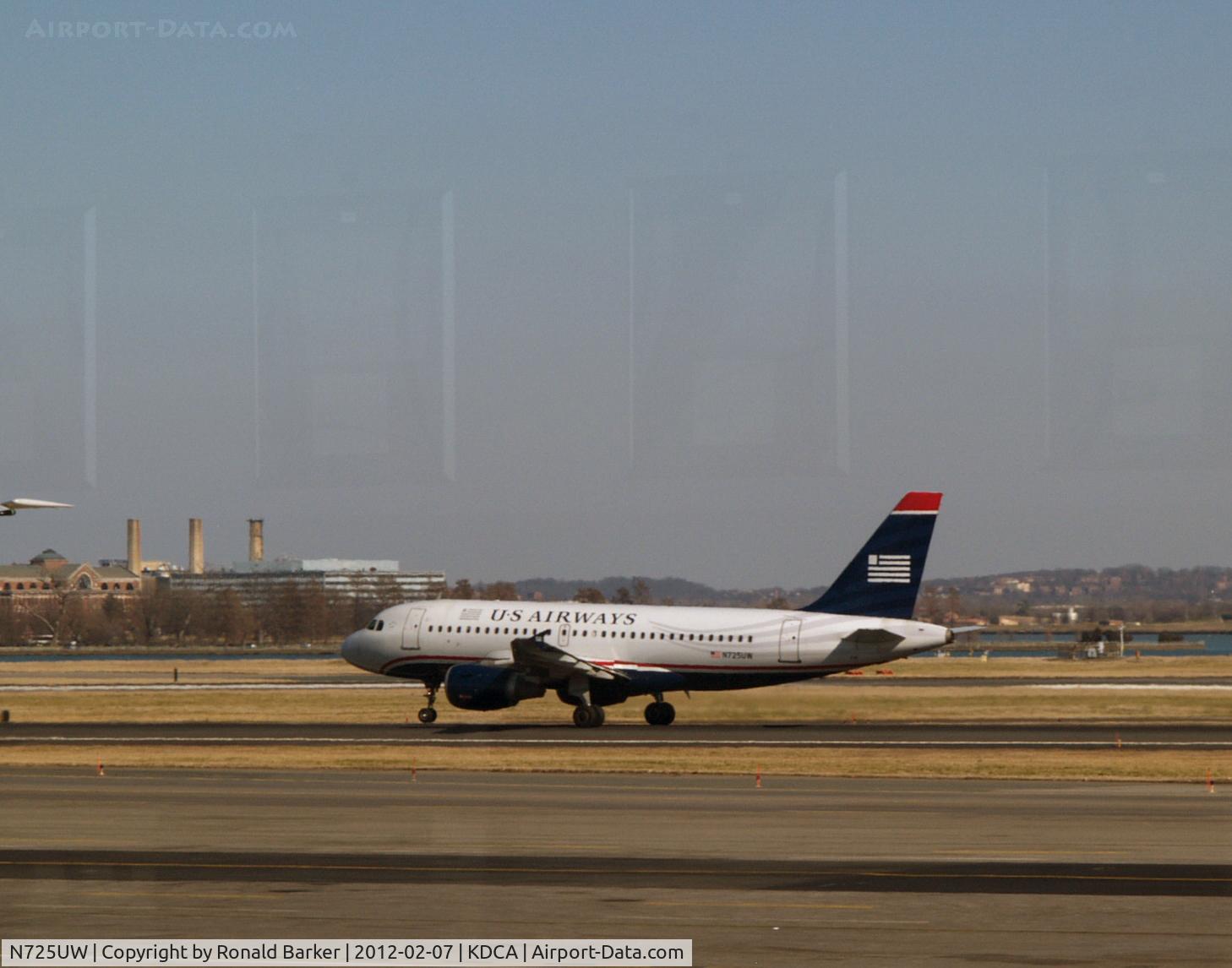N725UW, 1999 Airbus A319-112 C/N 1135, Takeoff DCA