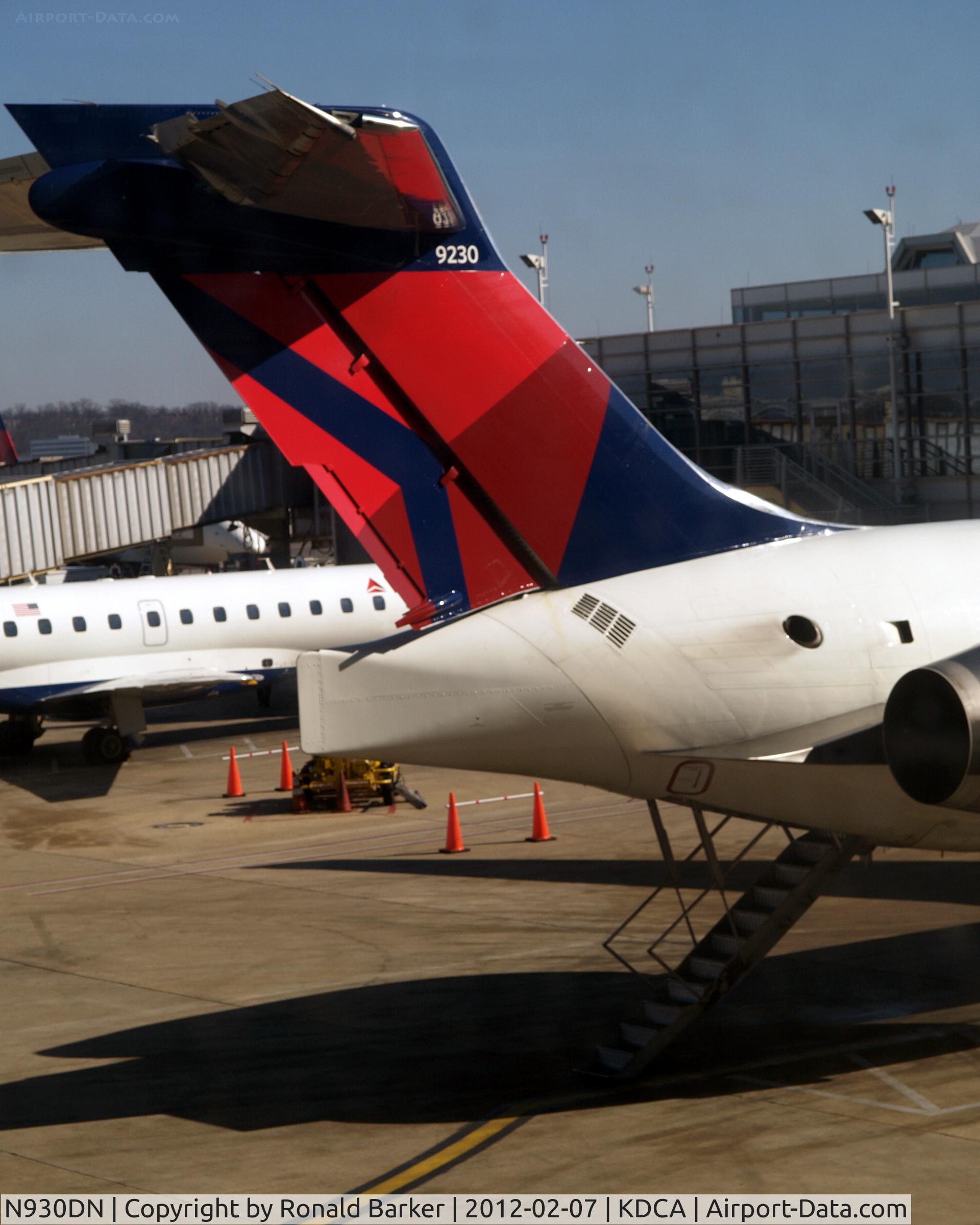 N930DN, 1996 McDonnell Douglas MD-90-30 C/N 53458, DCA, VA