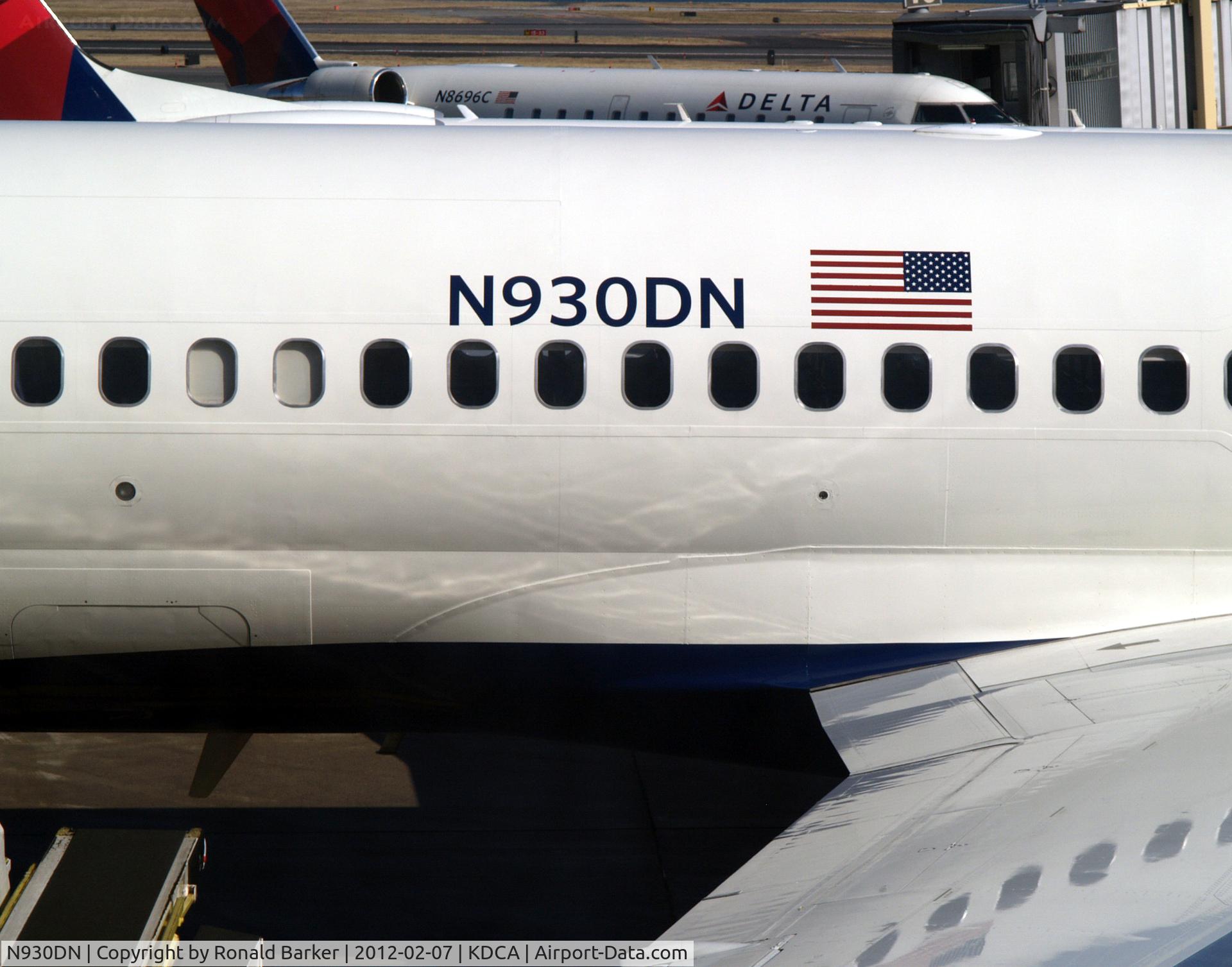 N930DN, 1996 McDonnell Douglas MD-90-30 C/N 53458, DCA, VA