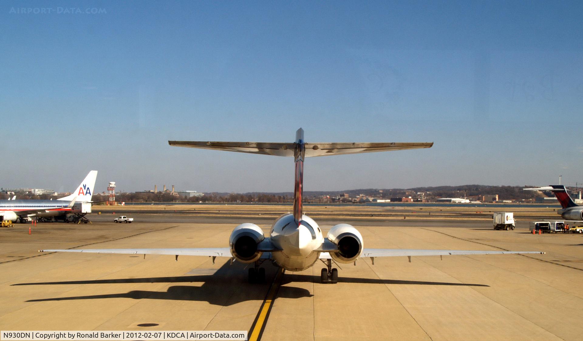 N930DN, 1996 McDonnell Douglas MD-90-30 C/N 53458, ready to taxi DCA, VA