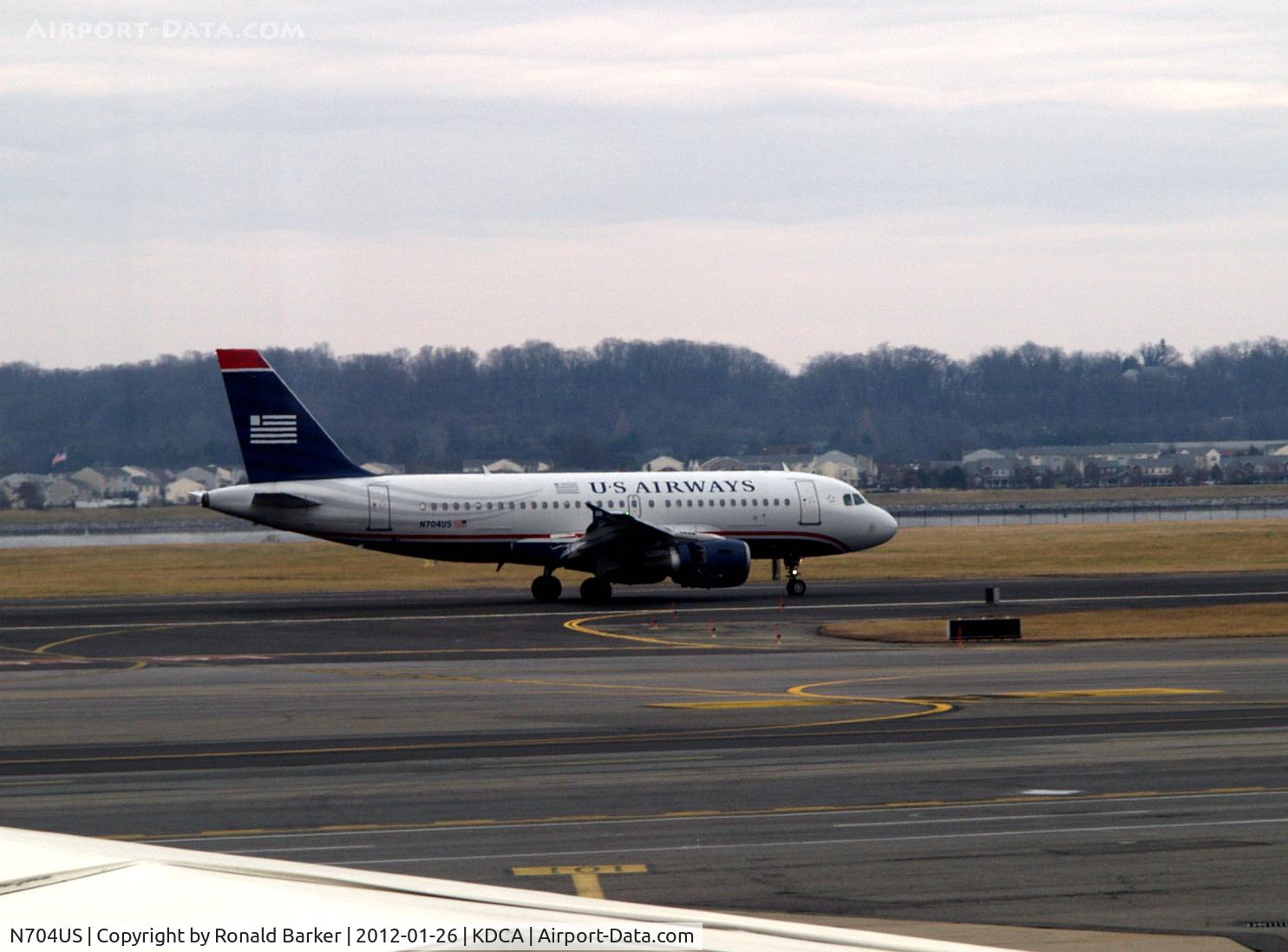 N704US, 1998 Airbus A319-112 C/N 0922, Landing DCA, VA