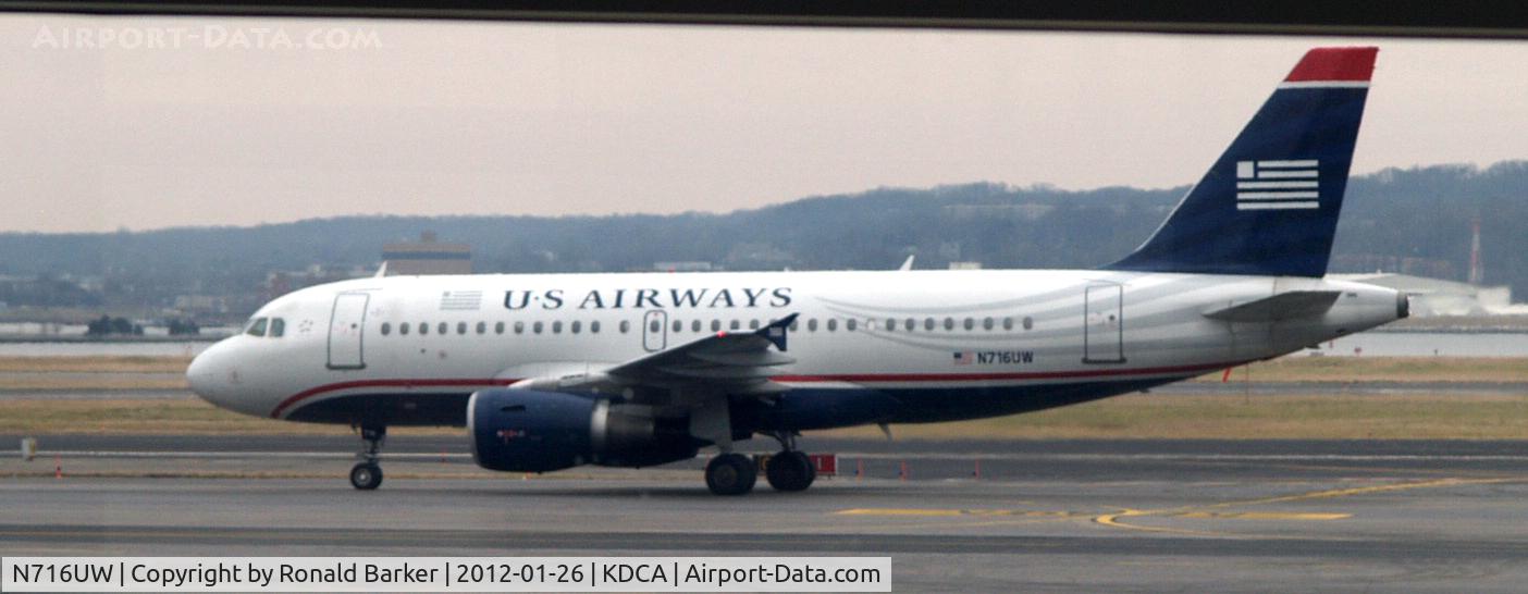 N716UW, 1999 Airbus A319-112 C/N 1055, Taxi DCA