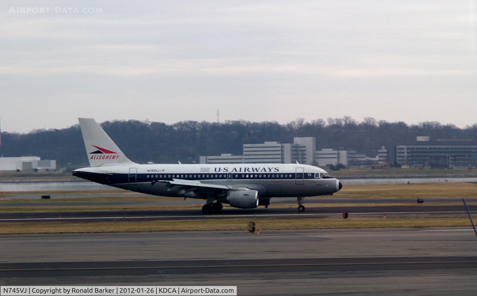 N745VJ, 2000 Airbus A319-112 C/N 1289, Arrival DCA, VA