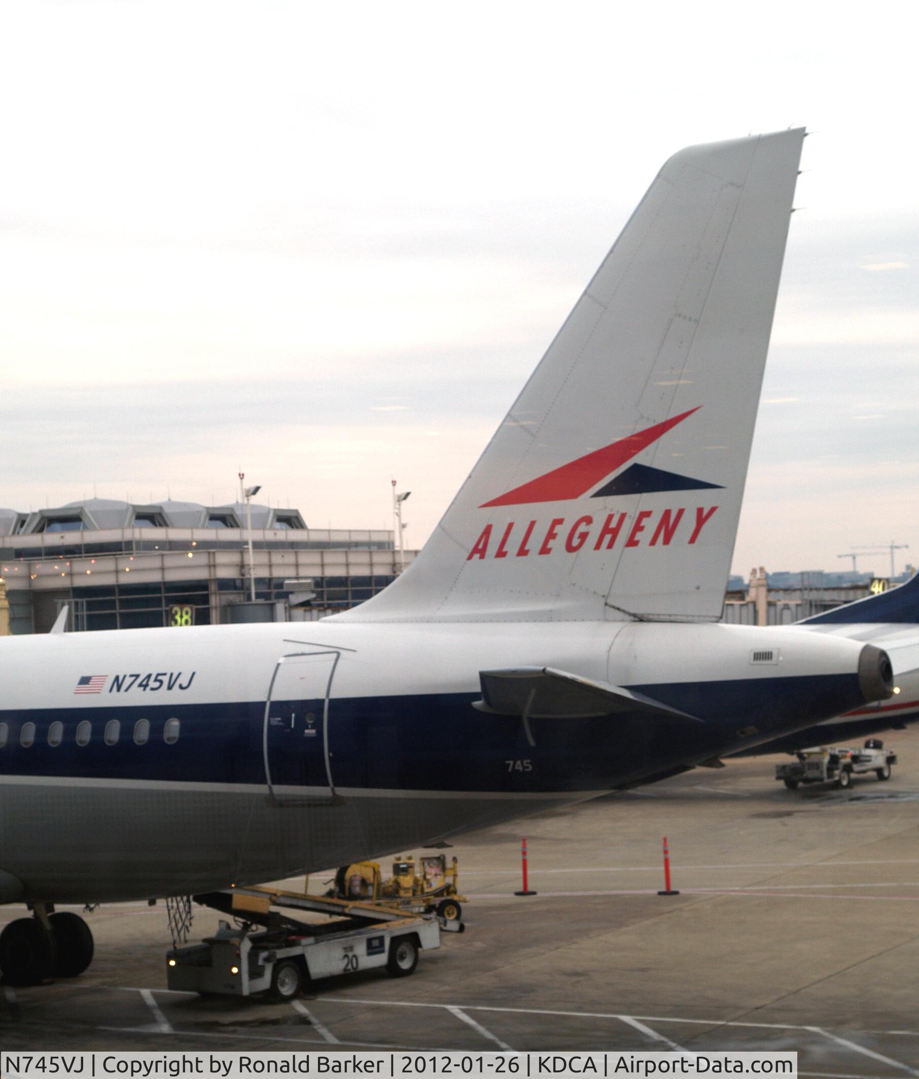N745VJ, 2000 Airbus A319-112 C/N 1289, DCA, VA