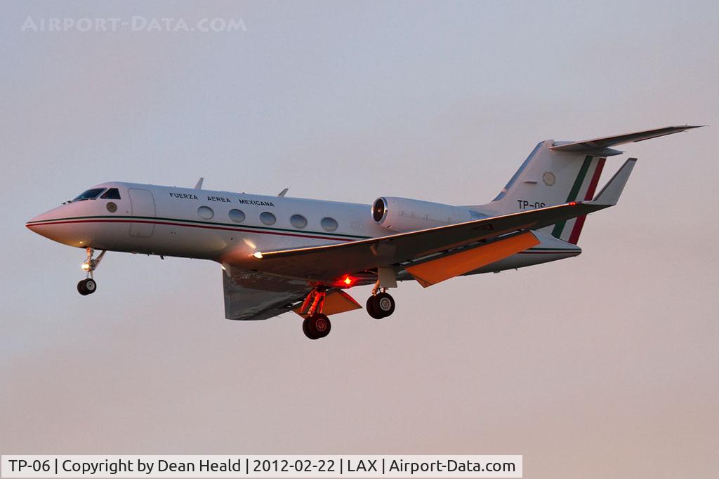 TP-06, 1990 Gulfstream G-III C/N 352, Fuerza Aérea Mexicana (Mexican Air Force) 1990 Gulfstream G-III TP-06 on short final to RWY 25L in the early evening. This aircraft is one of several in the Mexican presidential fleet.