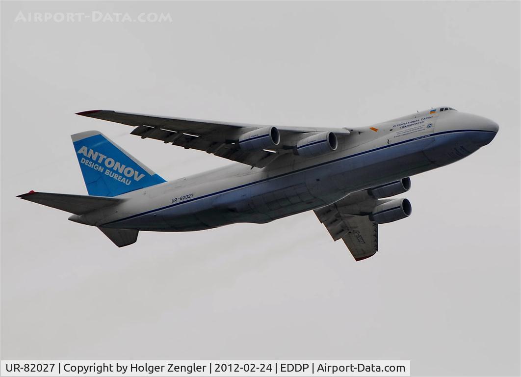 UR-82027, 1990 Antonov An-124-100 Ruslan C/N 19530502288, Departure on rwy 26L to far away destinations.......