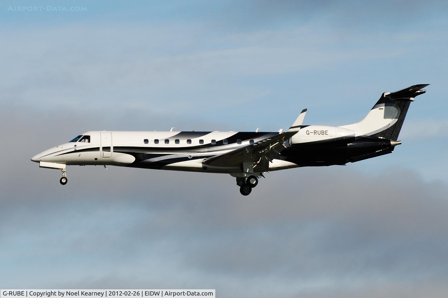 G-RUBE, 2009 Embraer EMB-135BJ Legacy C/N 14501100, Landing Rwy 28 at EIDW operating LNX 31RU