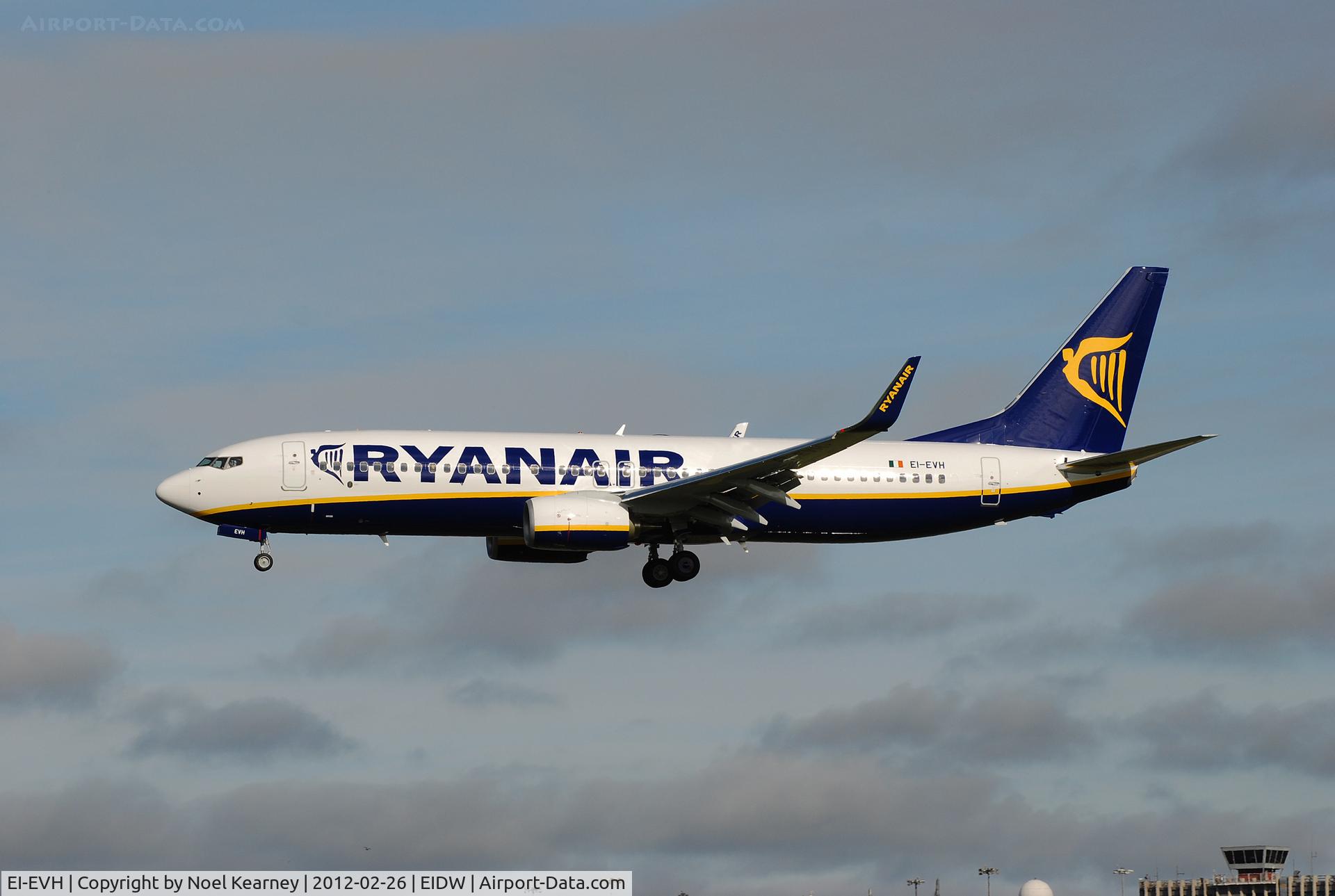 EI-EVH, 2012 Boeing 737-8AS C/N 40290, About to land Rwy28 on it's first revenue flight for RYR.