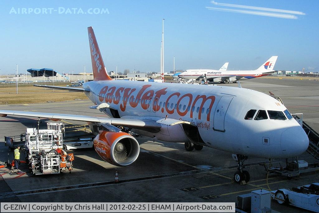 G-EZIW, 2005 Airbus A319-111 C/N 2578, easyJet